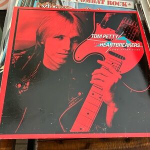 Tom Petty and the Heartbreakers long after dark album in very good shape